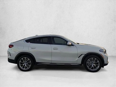 Used 2021 BMW X6 xDrive40i w/ Premium Package image 4