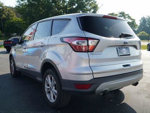 Used 2017 Ford Escape SE FWD image 4