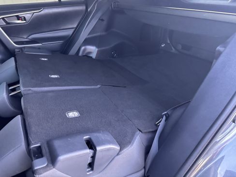 Used 2021 Toyota RAV4 XLE image 24