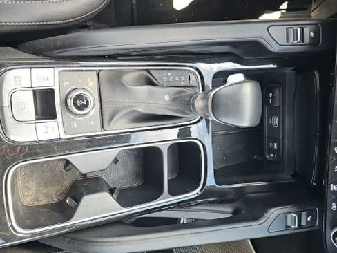 Used 2025 Kia Telluride S image 19