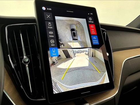 Used 2026 Volvo XC60 B5 Plus w/ Protection Package Premier image 29