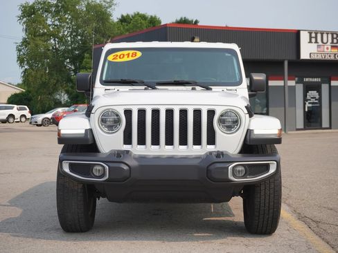 Used 2018 Jeep Wrangler Unlimited Sahara AWD/4WD image 2