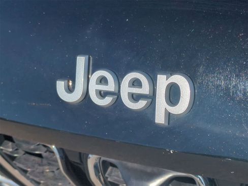 Used 2024 Jeep Grand Cherokee L Limited w/ Luxury Tech Group II image 12