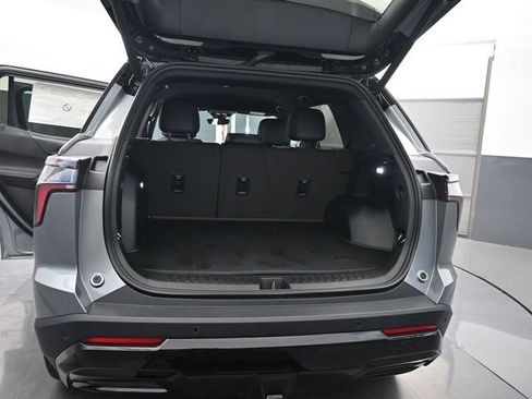 New 2026 Chevrolet Equinox RS w/ Convenience Package III FWD image 8