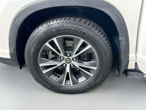 Used 2018 Toyota Highlander Plus image 30