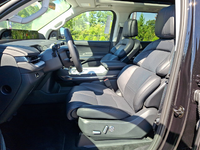 New 2027 Lincoln Navigator Reserve AWD/4WD image 8