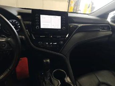 Used 2021 Toyota Camry SE image 17