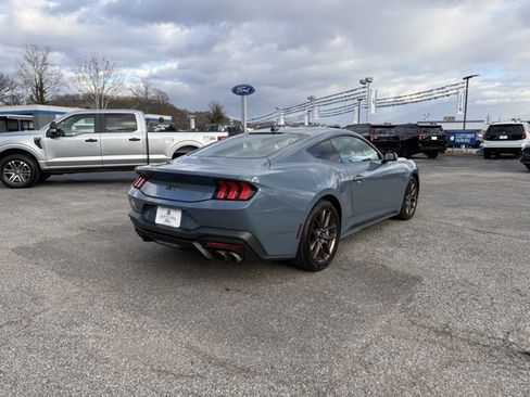 Used 2024 Ford Mustang GT Premium image 9