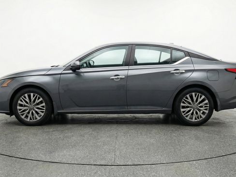 Used 2025 Nissan Altima 2.5 SV image 5