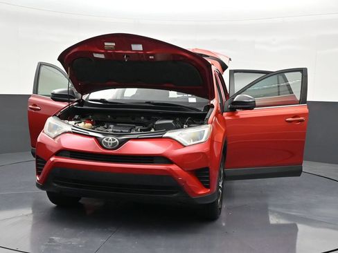 Used 2017 Toyota RAV4 LE image 39