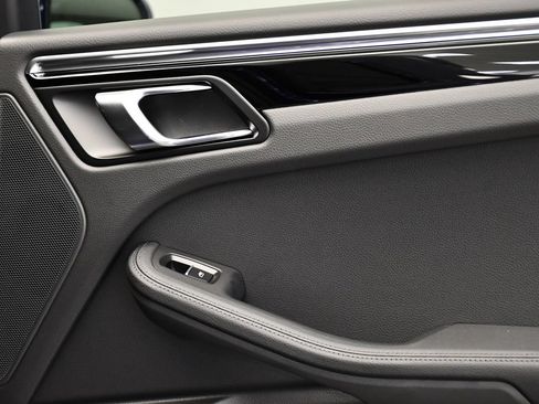 Certified 2026 Porsche Macan AWD/4WD image 54