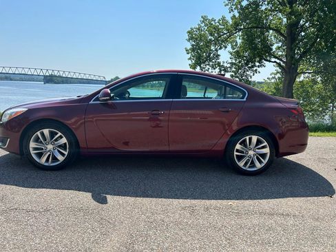 Used 2017 Buick Regal Premium w/ Driver Confidence Package #1 FWD image 2
