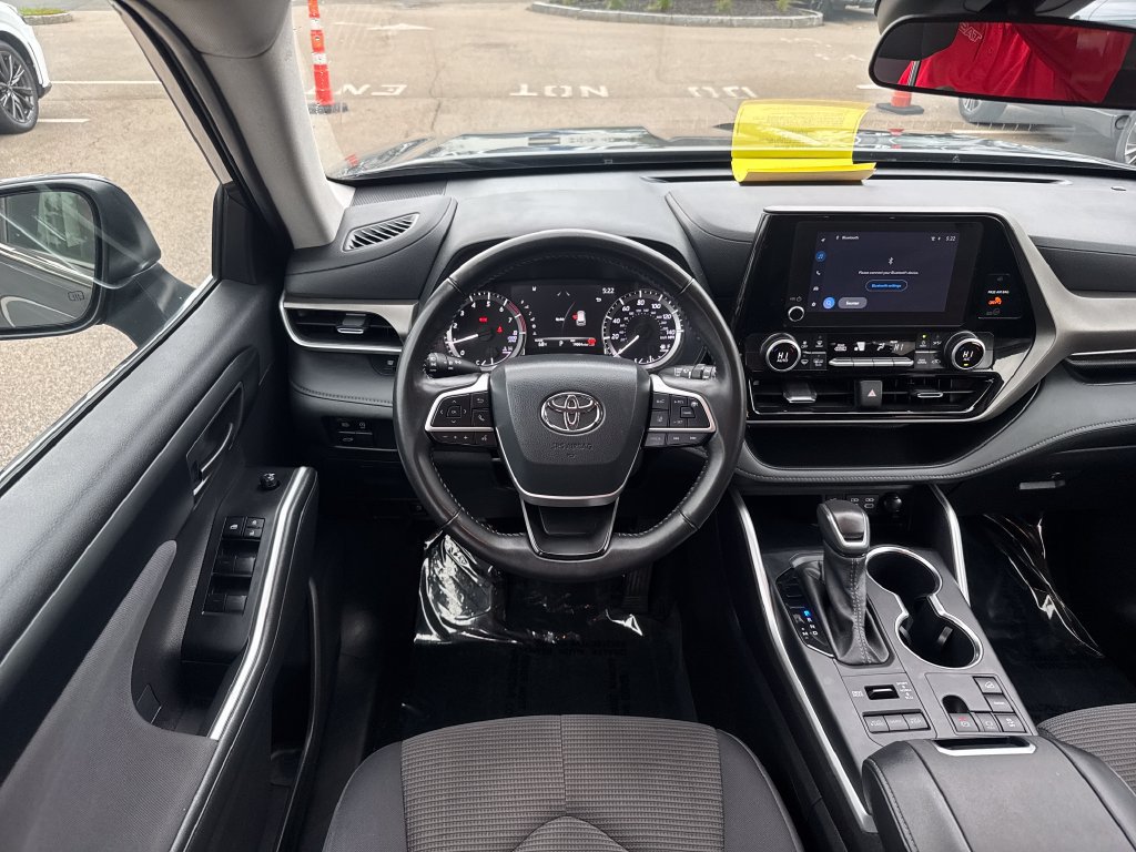 Used 2025 Toyota Highlander LE AWD/4WD image 13