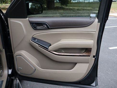 Used 2018 GMC Yukon SLT w/ Premium Edition image 28