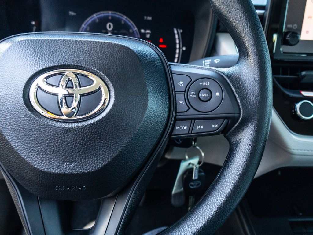 Used 2026 Toyota Corolla Cross L FWD image 28