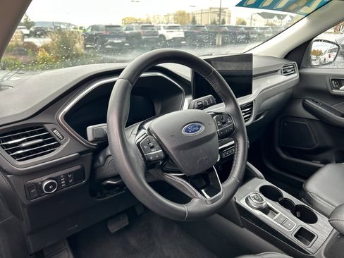 Used 2023 Ford Escape Platinum image 49