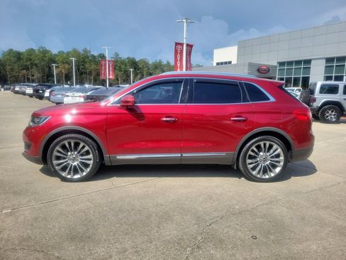 Used 2016 Lincoln MKX Reserve w/ Technology Package FWD image 2