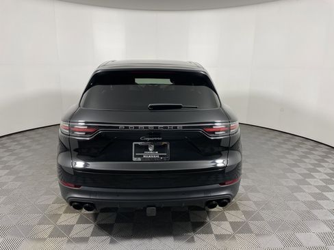 Used 2023 Porsche Cayenne Platinum Edition image 6