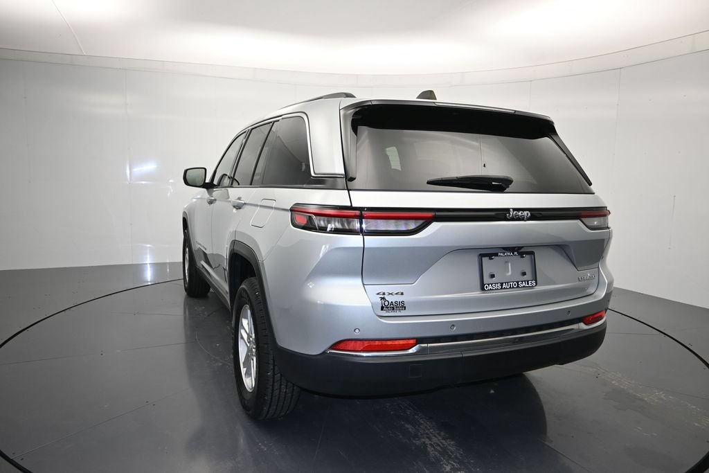 Used 2023 Jeep Grand Cherokee Laredo w/ Luxury Tech Group I AWD/4WD image 23