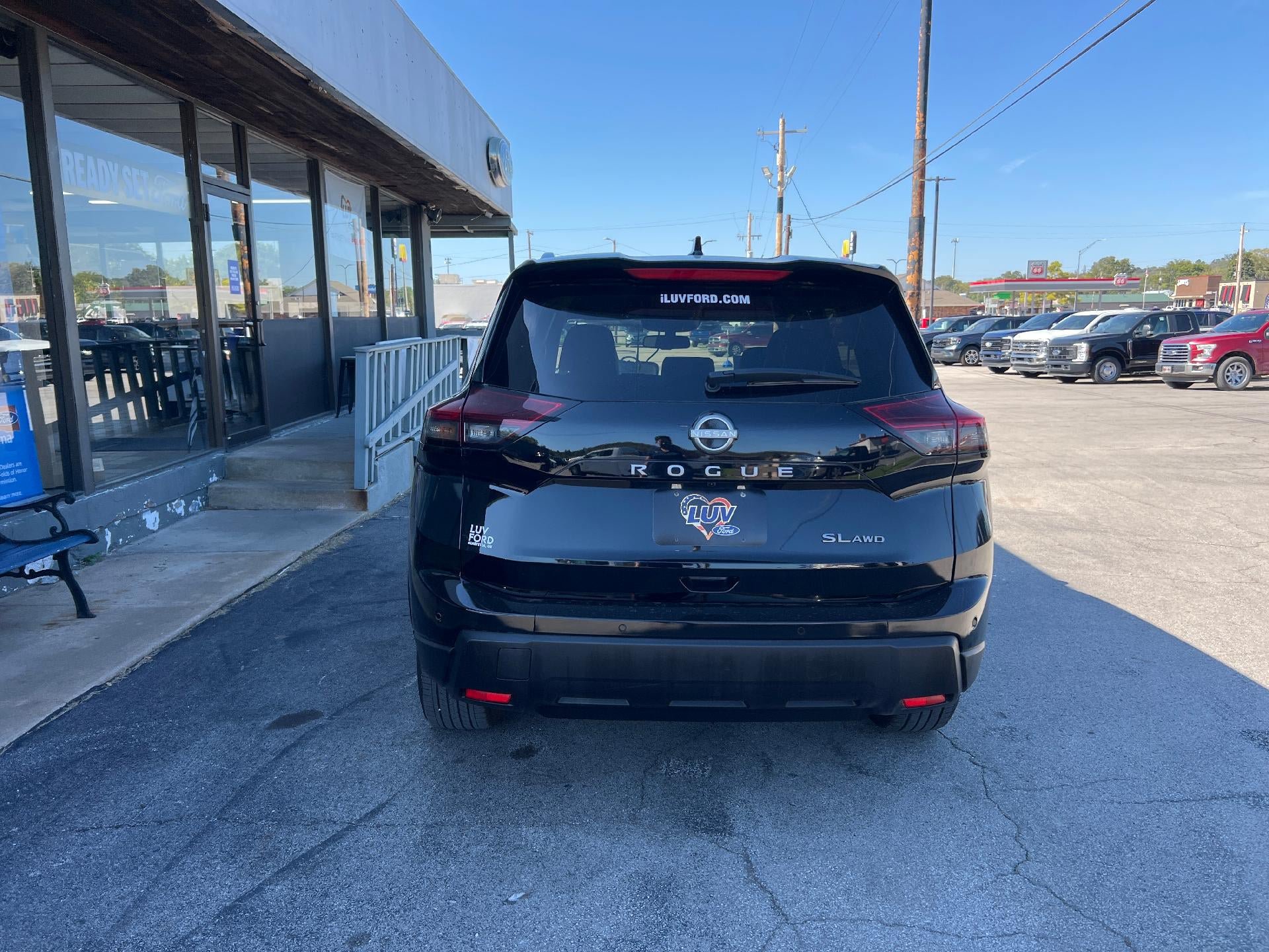 Used 2026 Nissan Rogue SL AWD/4WD image 3