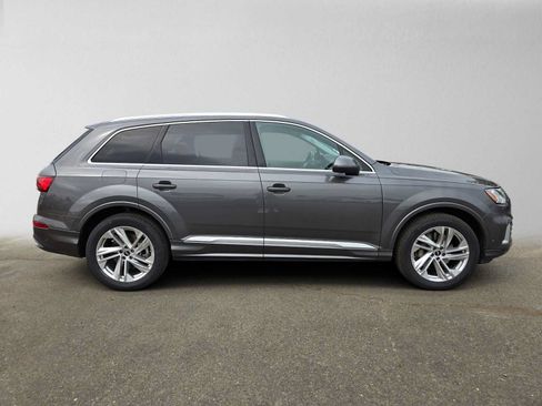 Used 2023 Audi Q7 2.0T Premium Plus w/ Premium Plus Package AWD/4WD image 2