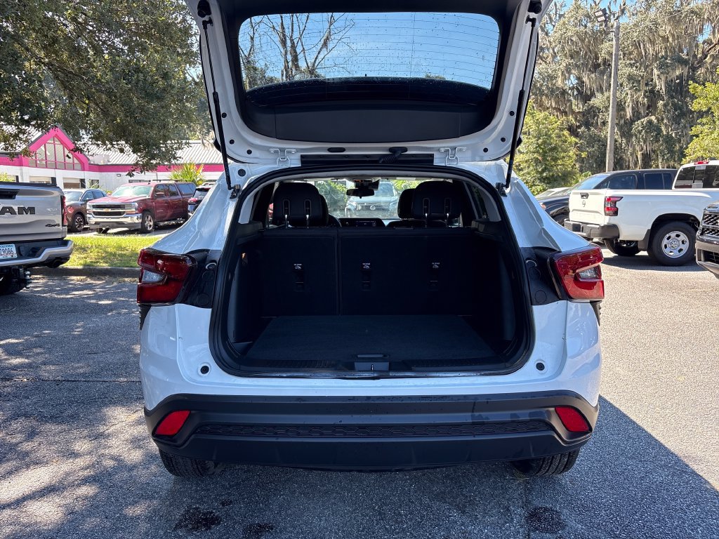 Used 2024 Chevrolet Trax LS FWD image 19