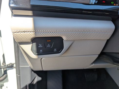 New 2026 Volkswagen Atlas SE image 17