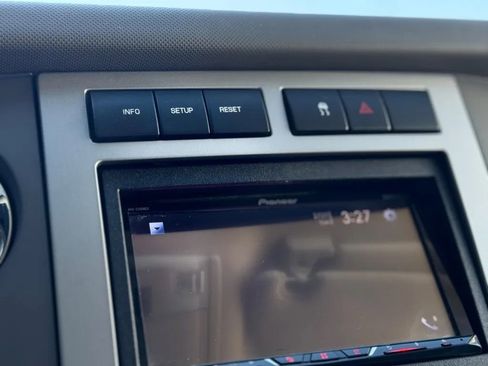 Used 2011 Ford Expedition EL XLT image 28