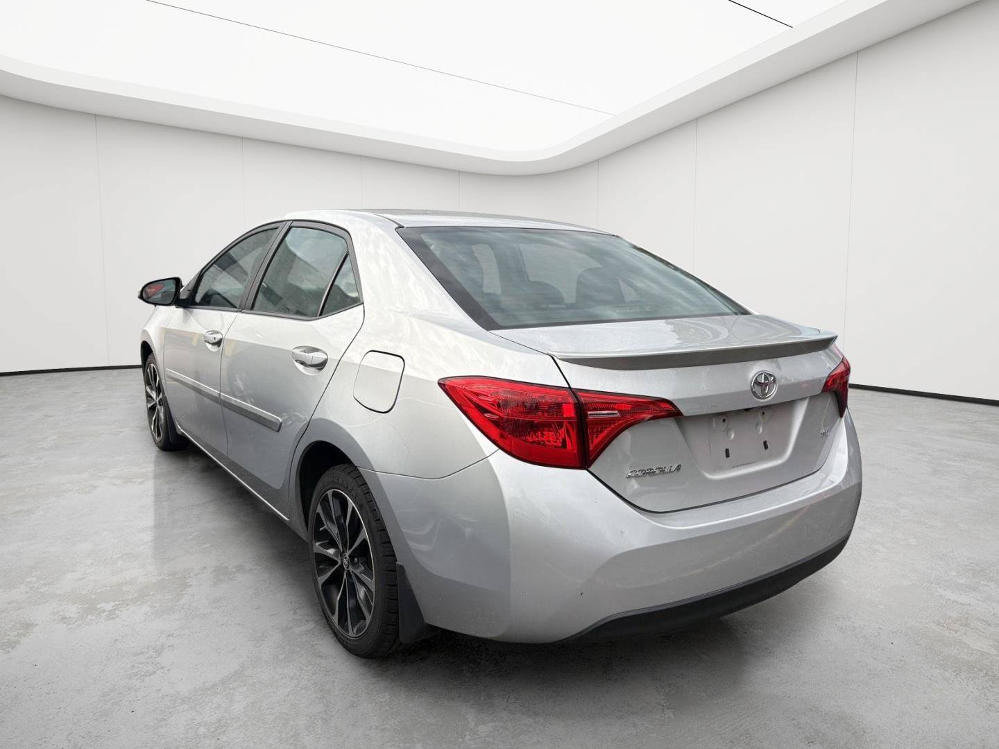 Used 2019 Toyota Corolla SE FWD image 4