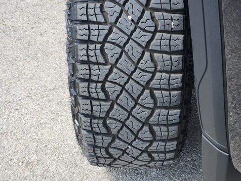 Used 2025 GMC Sierra 1500 AT4 AWD/4WD image 11
