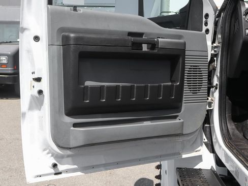 Used 2023 Ford F650 2WD Crew Cab Super Duty image 16