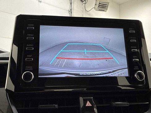 Used 2020 Toyota Corolla LE image 19