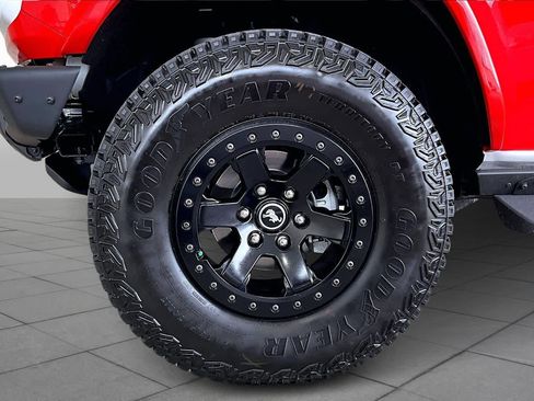 Certified 2025 Ford Bronco Stroppe Edition image 9