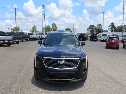 Used 2024 Cadillac XT4 Premium Luxury AWD/4WD image 6