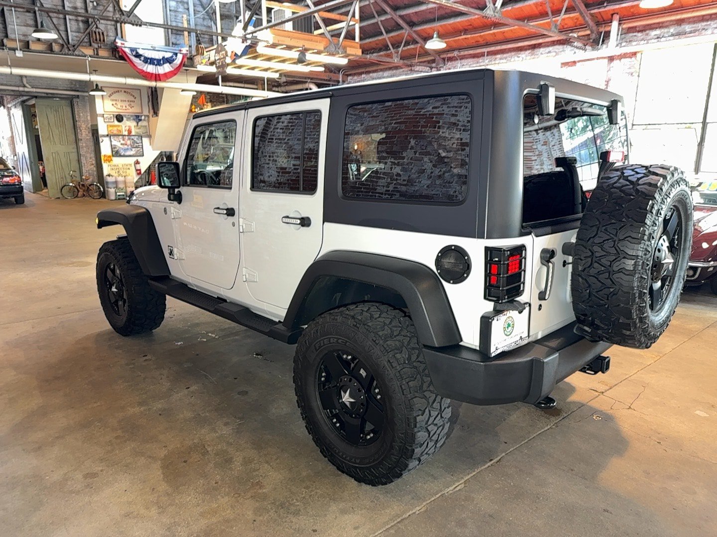 Used 2011 Jeep Wrangler Unlimited Sport AWD/4WD image 5