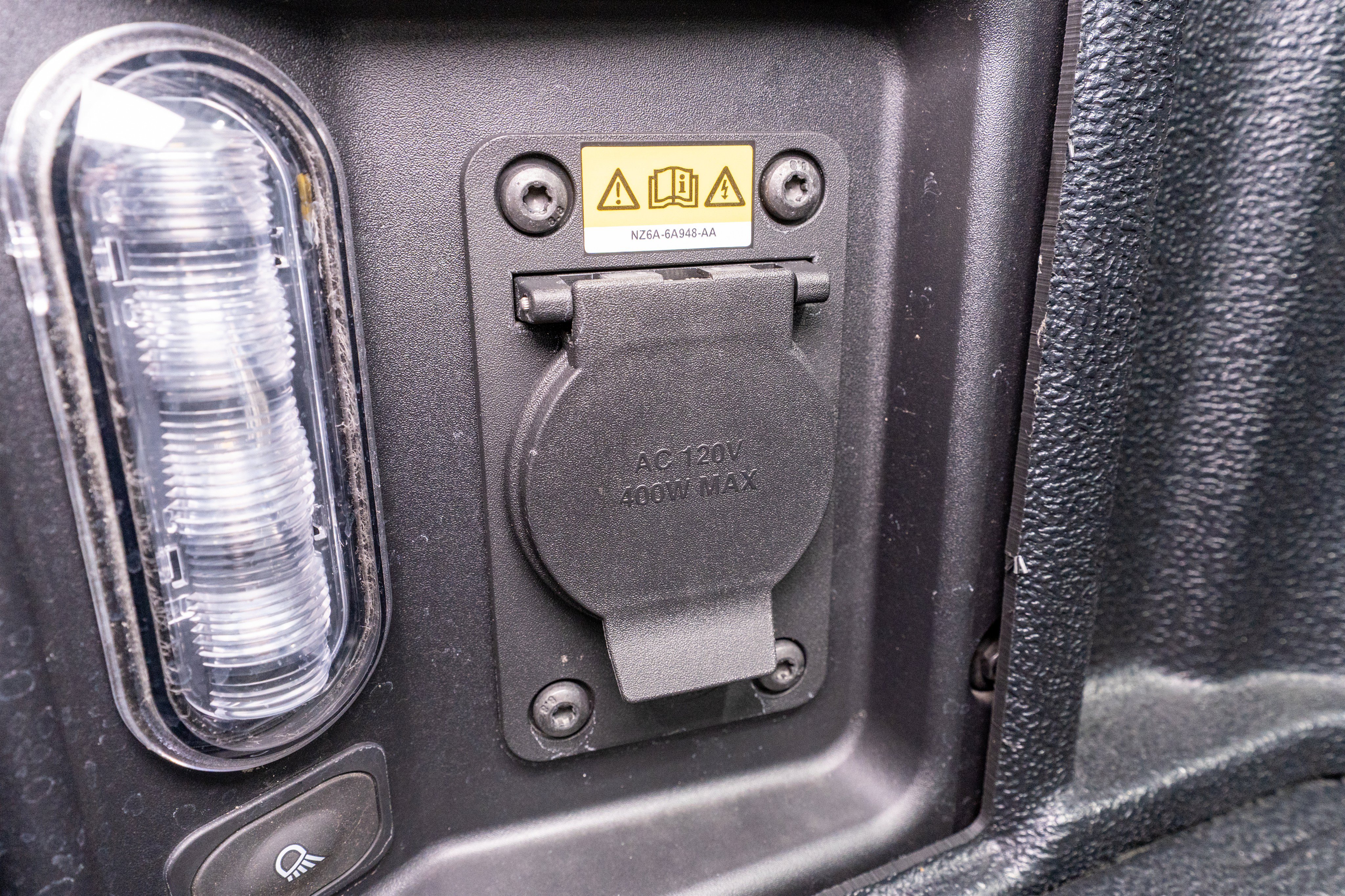Used 2024 Ford Maverick XLT w/ XLT Luxury Package FWD image 12