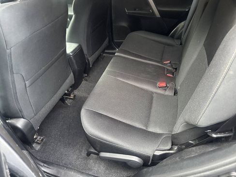 Used 2015 Toyota RAV4 XLE AWD/4WD image 9