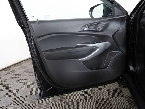 Used 2025 Chevrolet Trax LS FWD image 18