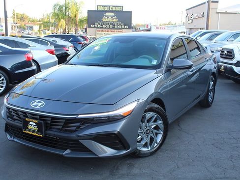 Used 2024 Hyundai Elantra SEL FWD image 36