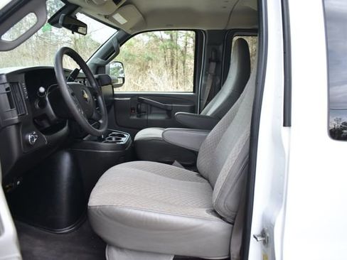 Used 2020 Chevrolet Express 3500 LT w/ LT Preferred Equipment Group image 9