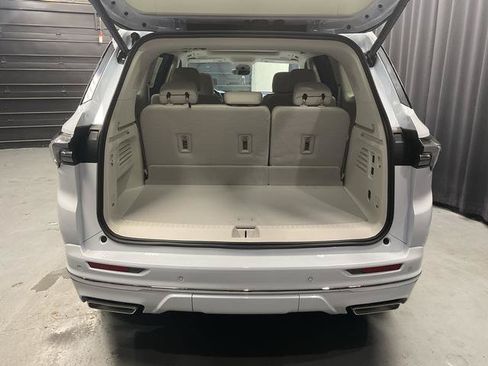 New 2026 Buick Enclave Avenir w/ Super Cruise Package FWD image 9