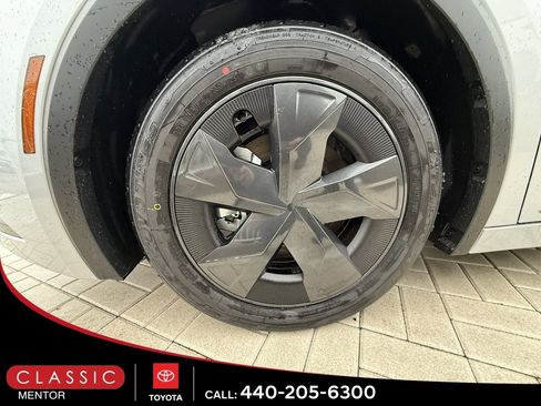 New 2026 Toyota Prius LE image 12