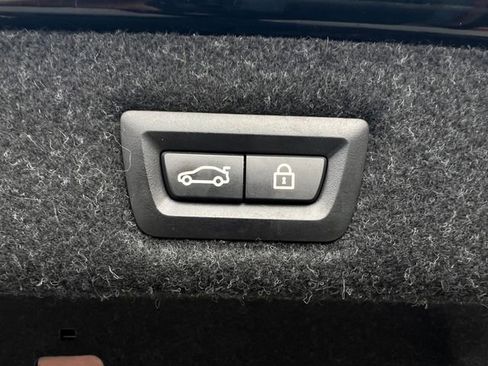 Used 2020 BMW 530i w/ Convenience Package image 28