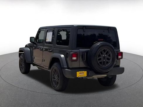 Used 2025 Jeep Wrangler Unlimited Sport AWD/4WD image 11