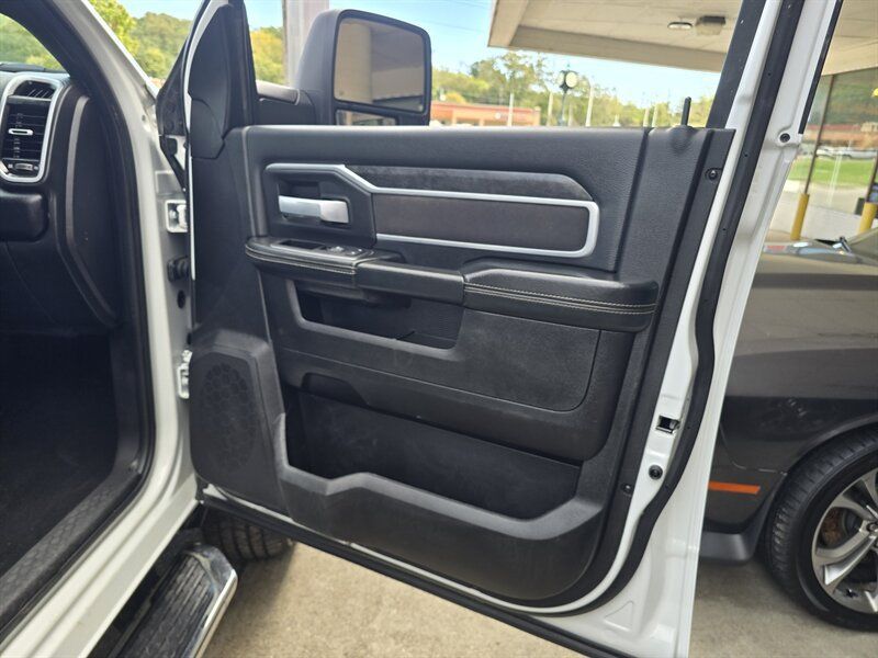 Used 2024 RAM 3500 Big Horn AWD/4WD image 13