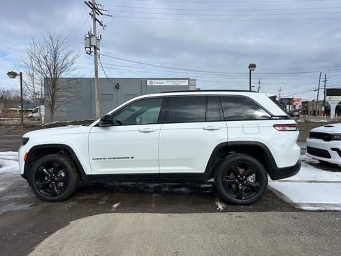 New 2026 Jeep Grand Cherokee Limited w/ Limited Altitude Package AWD/4WD image 6