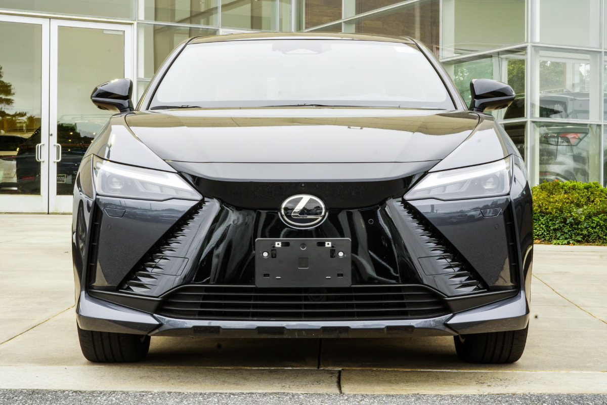 Used 2023 Lexus RZ 450e Premium w/ Cold Area Package AWD/4WD image 8