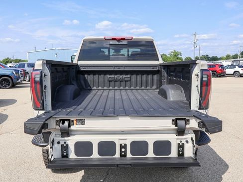 New 2026 GMC Sierra 2500 AT4 w/ Technology Package AWD/4WD image 5