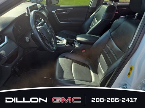 Used 2020 Toyota RAV4 Limited AWD/4WD image 19