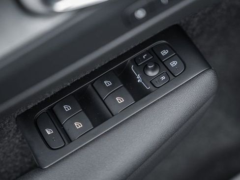 New 2026 Volvo XC40 B5 Plus w/ Protection Package Premier image 40